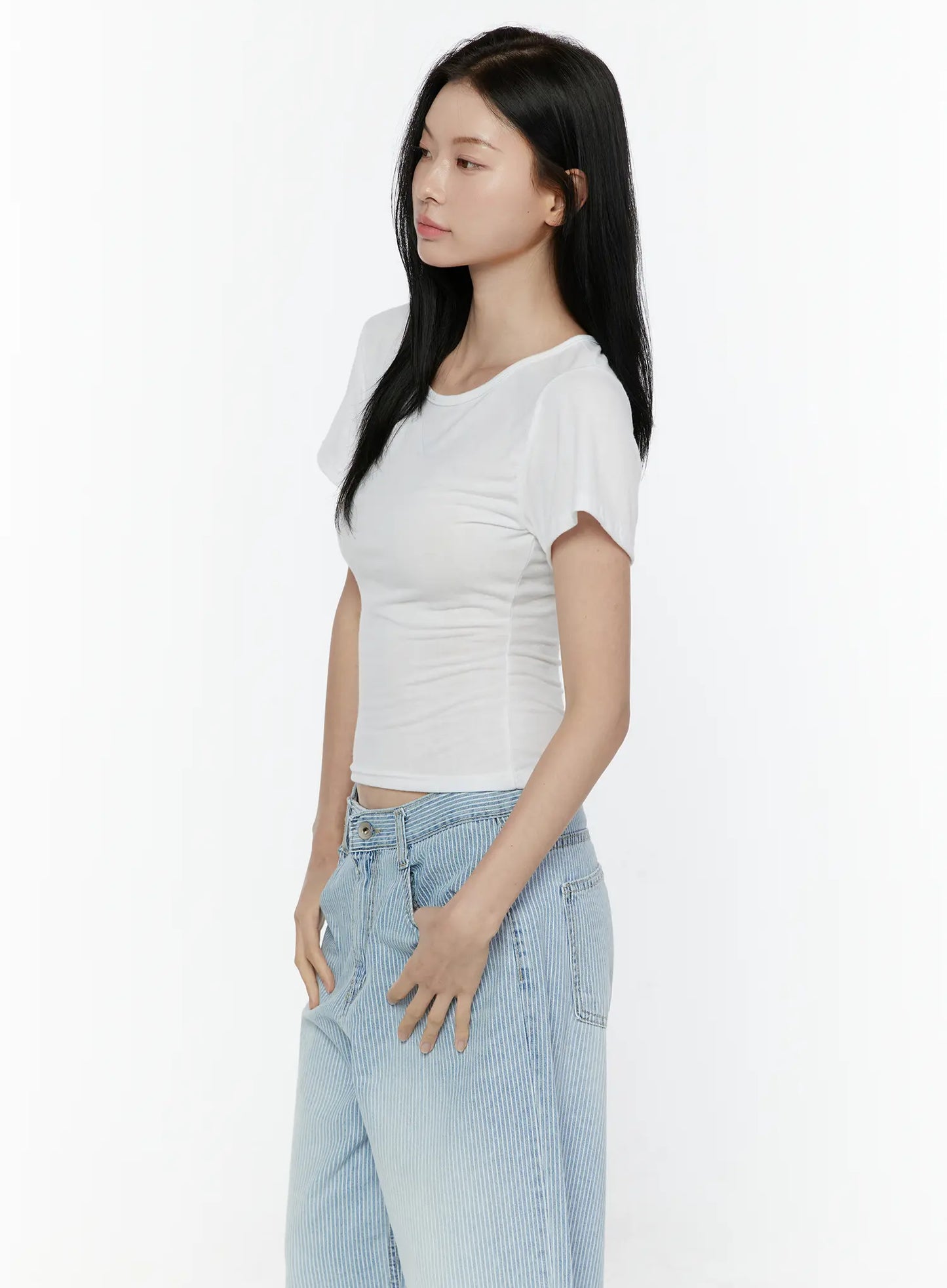 Basic Round Neck Tee IL506