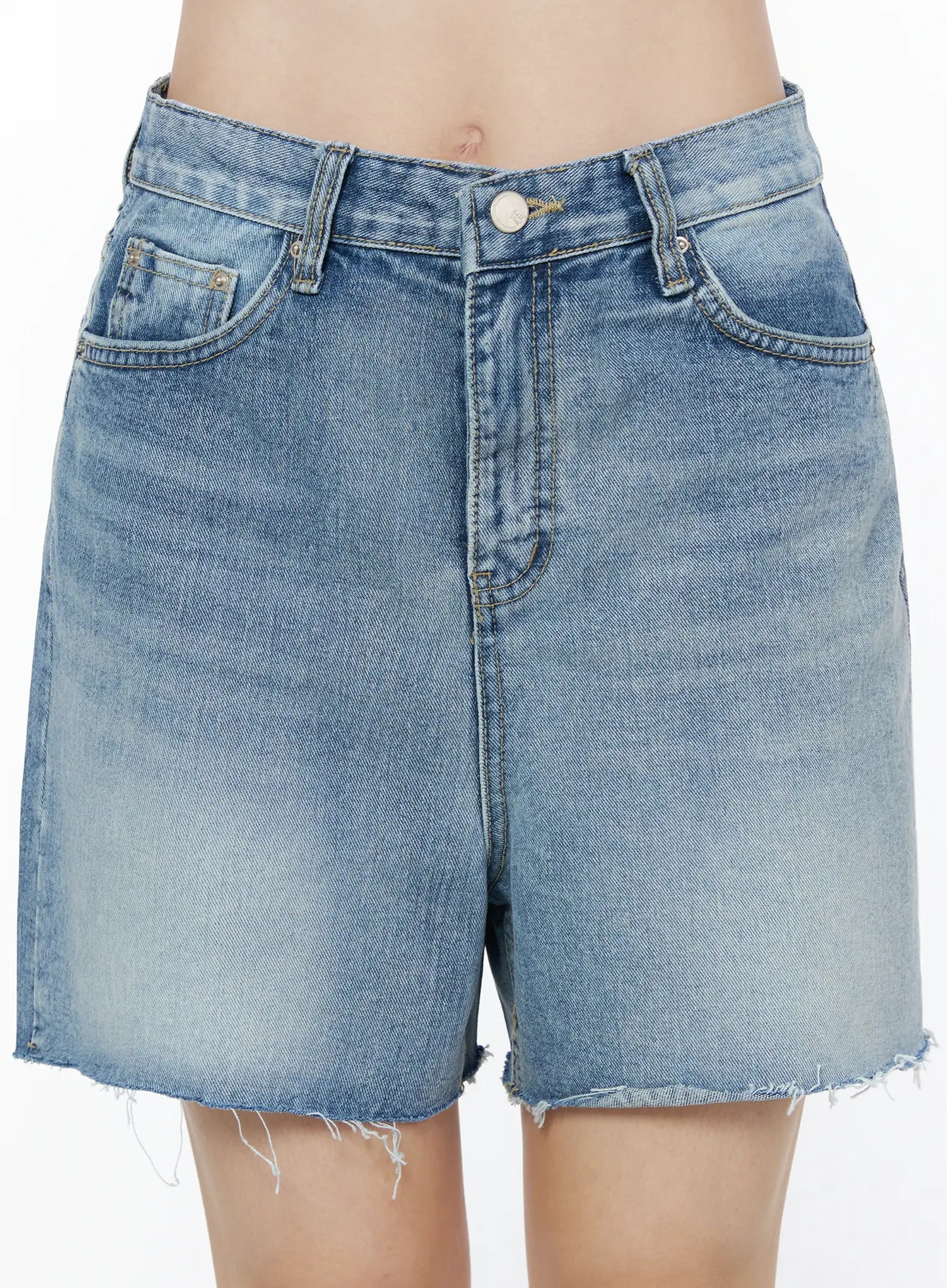 Classic Washed Jorts IU525